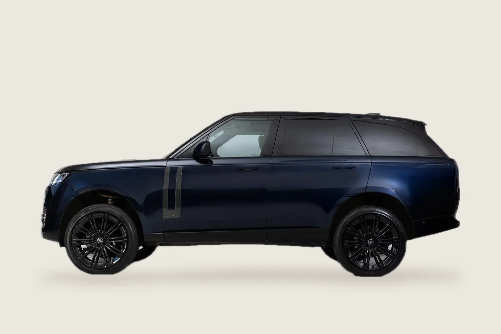Dark blue Range Rover Autobiography seen from the side